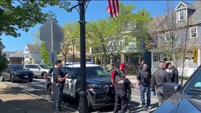 Un heridos y dos acusados tras tiroteo en Everett