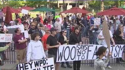 Continúan protestas en Worcester por arrestos de ICE
