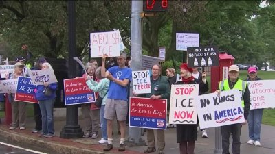 Vecinos de Waltham rechazan acciones de ICE en su vecindario