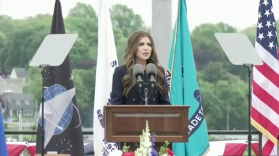 Secretaria del DHS asiste a ceremonia de la Guardia Costera en CT