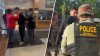 Agentes de ICE arrestan a tres jóvenes y a uno de sus padres en Chelsea
