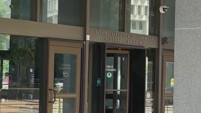 ¿Dudas si asistir a tu cita en la corte de inmigración? Esto dice un abogado