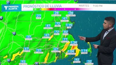 Algunos chubascos esta noche, continúan las lluvias el martes temprano
