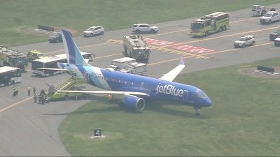 Video: avión de JetBlue se sale de la pista en aeropuerto de Boston