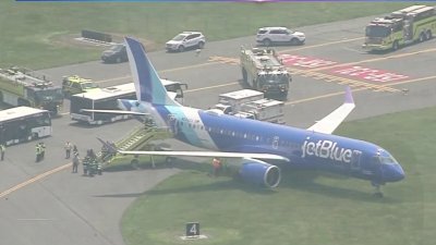 Avión se sale de la pista en el aeropuerto Logan de Boston