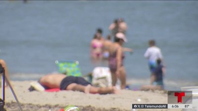 Familias aprovechan el día soleado en el feriado de Juneteenth