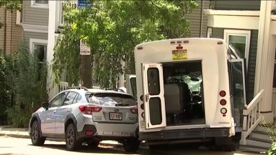 Catorce personas hospitalizadas tras choque de camioneta en Dorchester