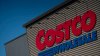 Demanda millonaria contra Costco: mujer sufre “lesiones traumáticas” tras caerle un estante