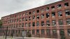 Encuentran a un hombre muerto en un edificio abandonado de Waterbury