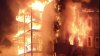 Voraz incendio devora edificio de tres pisos en Revere