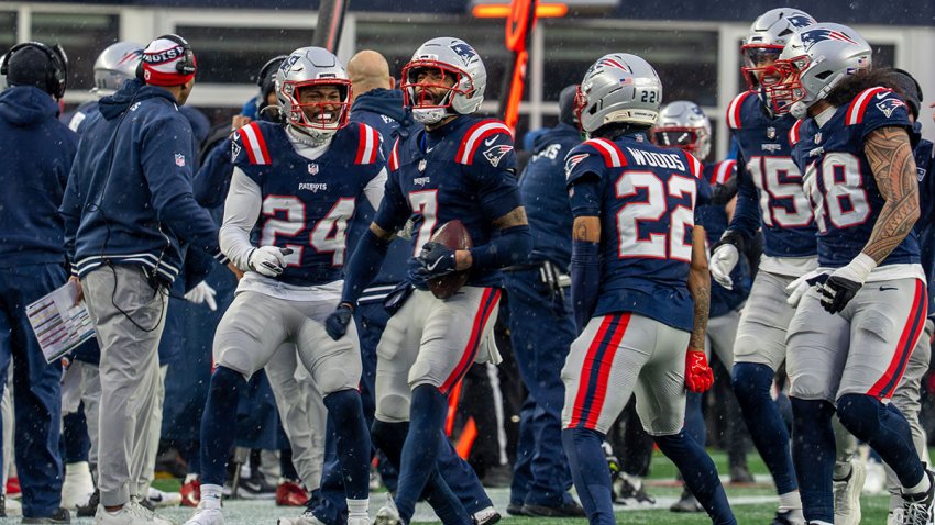 Patriots cornerback Carlton Davis