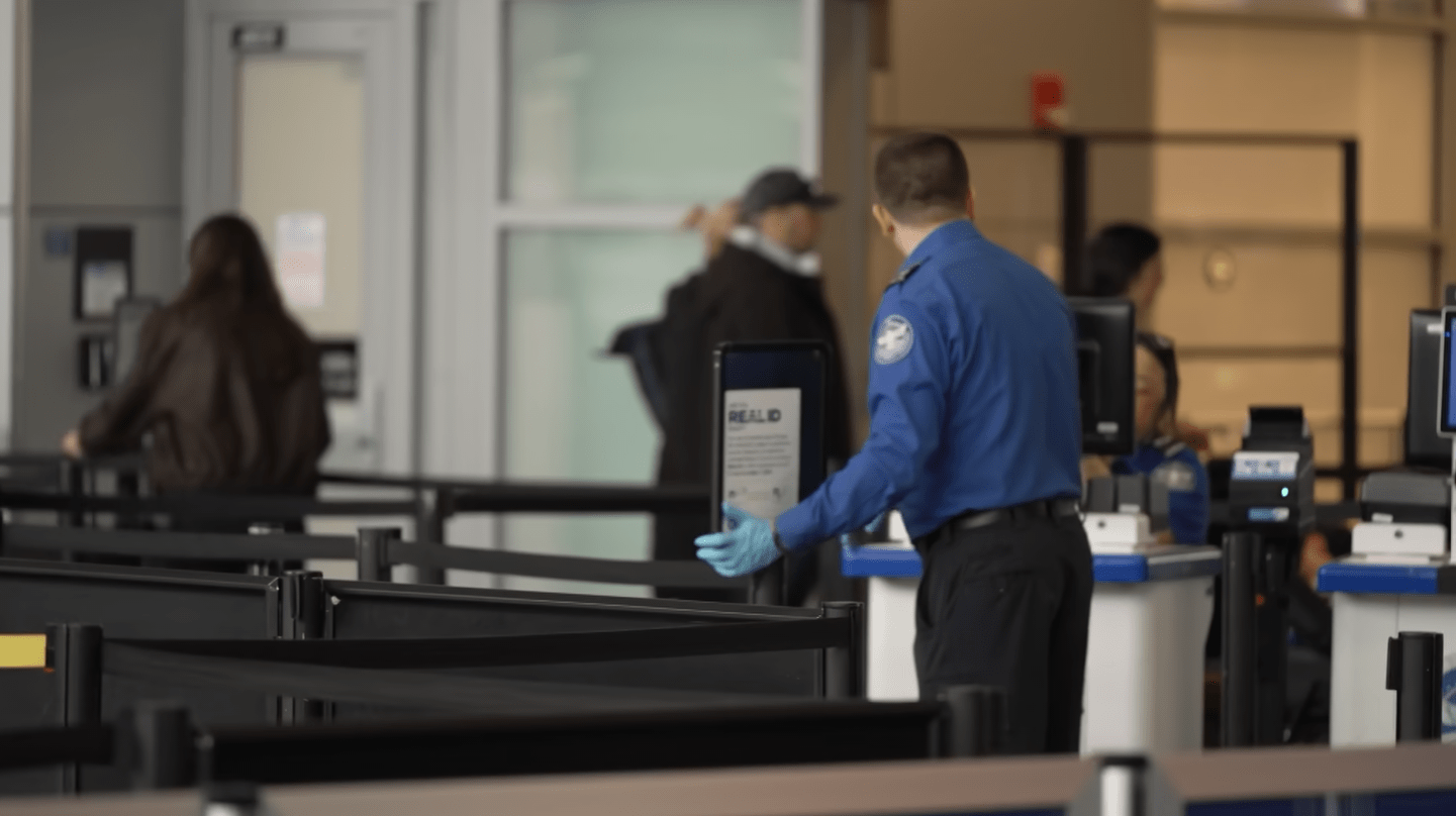 ICE se despliega en aeropuertos de EEUU excepto en Boston Logan – Telemundo Nueva Inglaterra