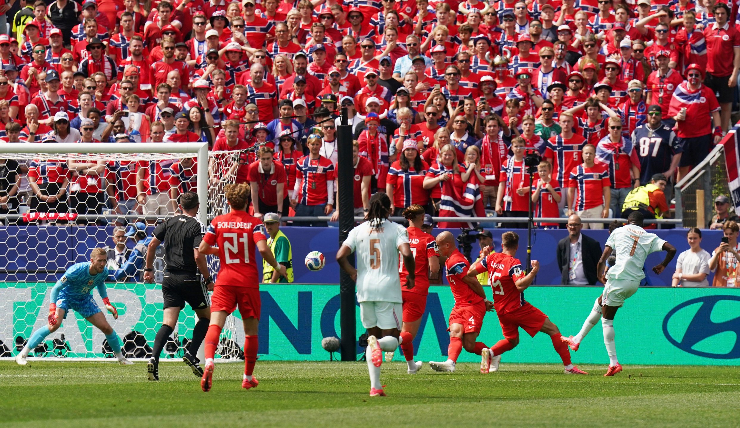 Boston Stadium protagonizó goleada de Francia a Noruega