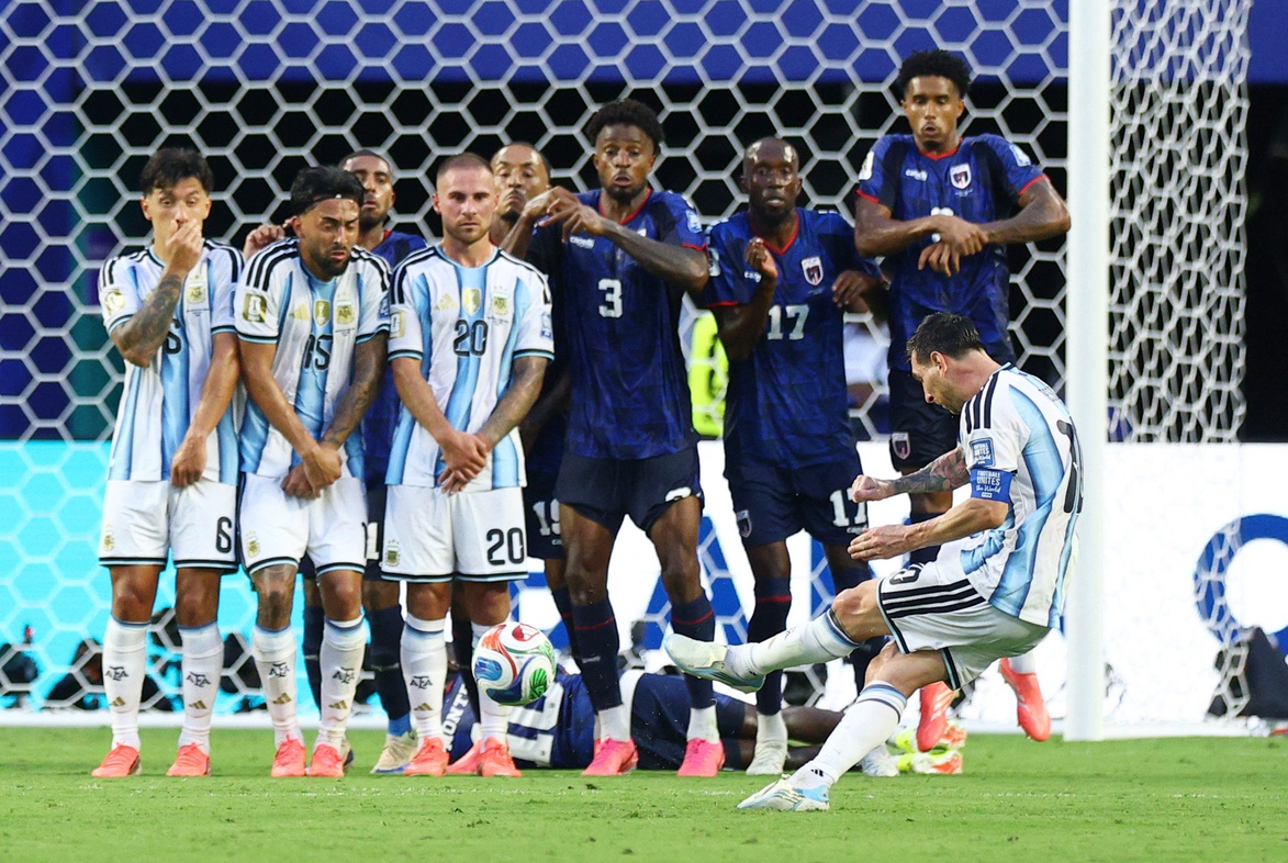 Argentina sobrevive a Cabo Verde y avanza tras dramático duelo definido en tiempo extra