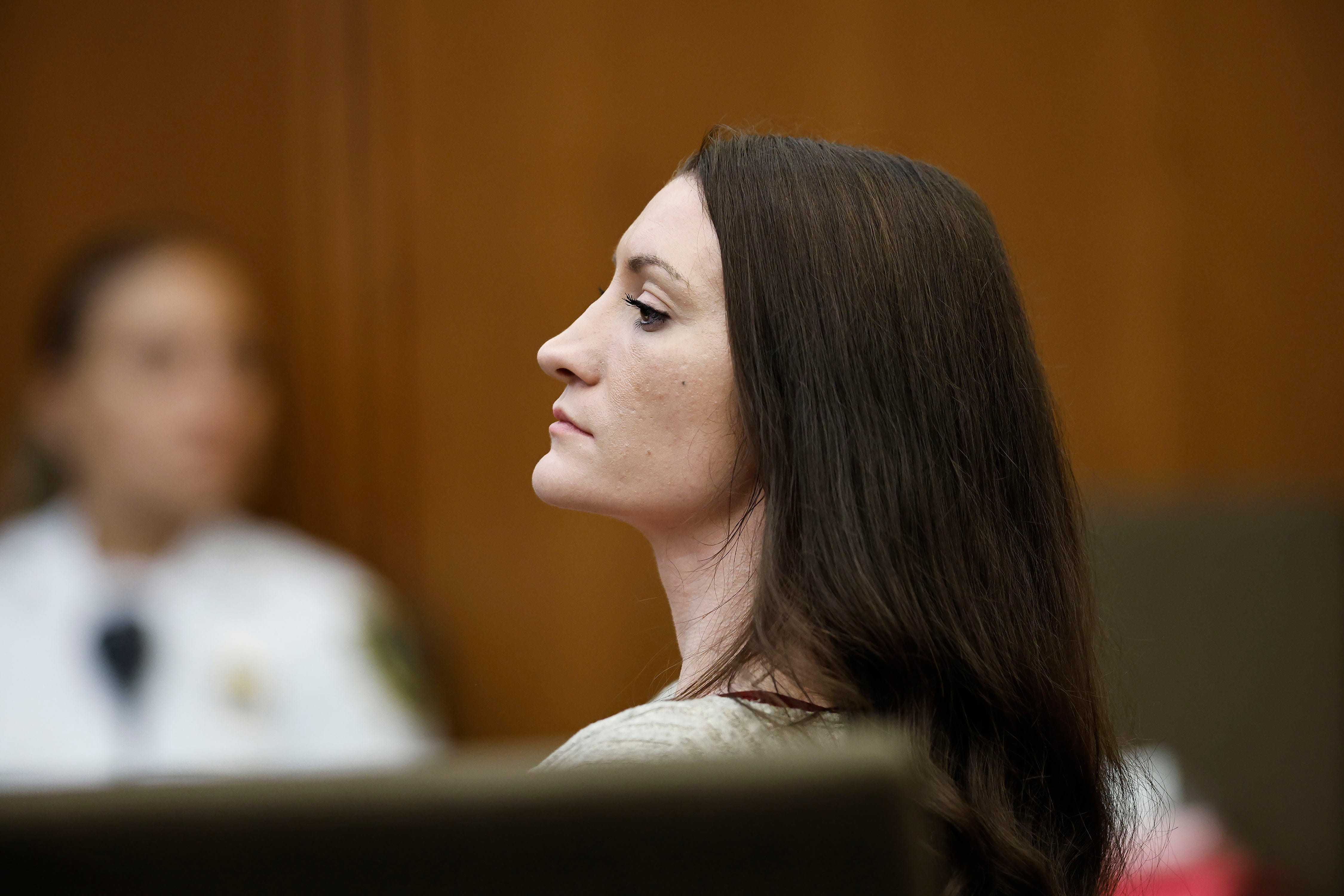 Actualizaciones en vivo: inician las deliberaciones en el juicio de Lindsay Clancy