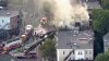 Bomberos combaten incendio en edificio en Somerville
