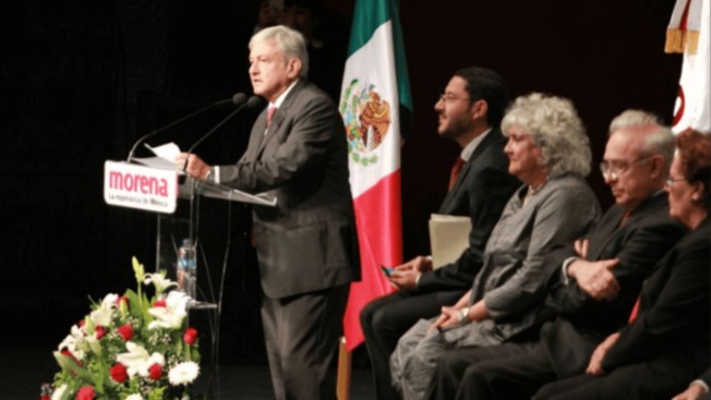 Encuesta definirá candidato a la Presidencia en Morena: AMLO Encuesta definirá candidato a la Presidencia en Morena: AMLO